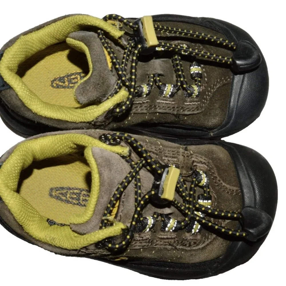 KEEN UNISEX BOYS GIRLS SZ 8 US 25 EU OLIVE GREEN SNEAKERS SANDALS SHOES